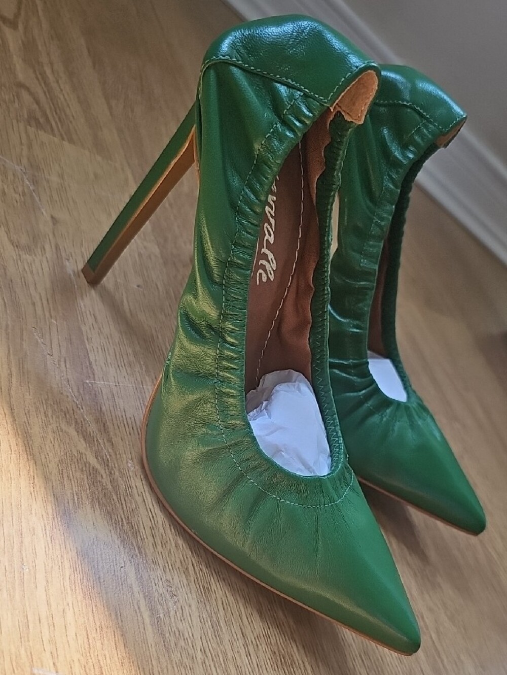 L'intervalle Green Pointed-Toe Leather Pumps - Picture 2 of 7
